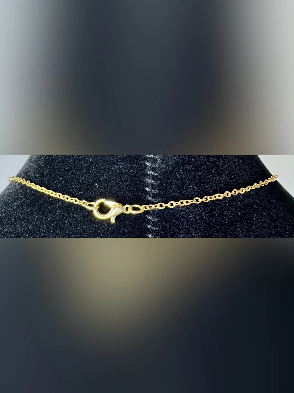 N/A elegant gold